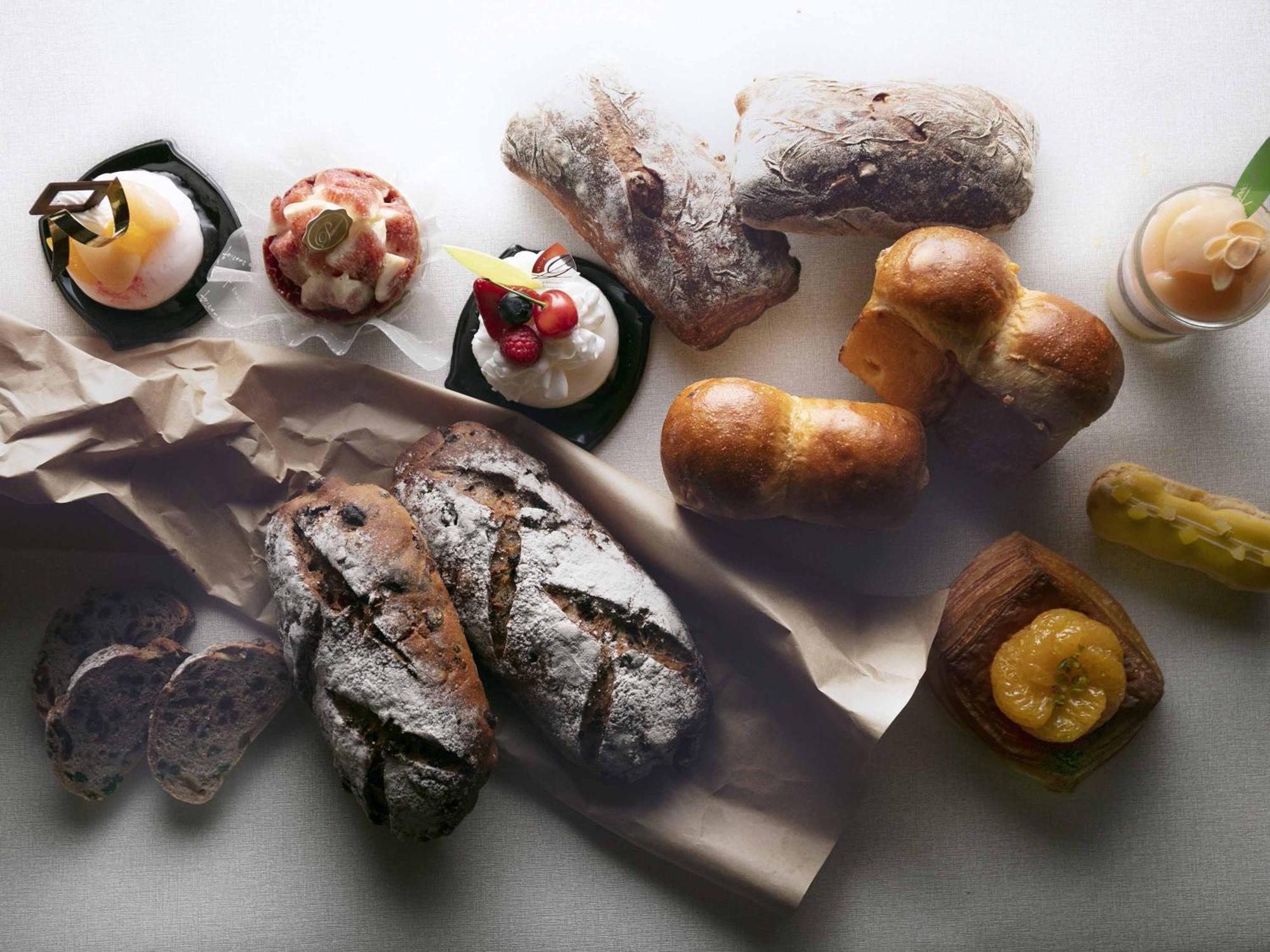 Nagoya Kanko Hotel Eksteriør billede A selection of breads and pastries